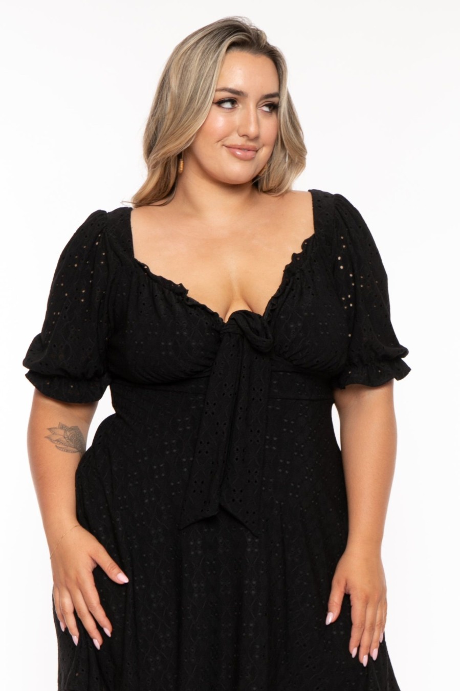 Little Black Styles Curvy Sense | Plus Size Jenni Eyelet Flare Dress Black