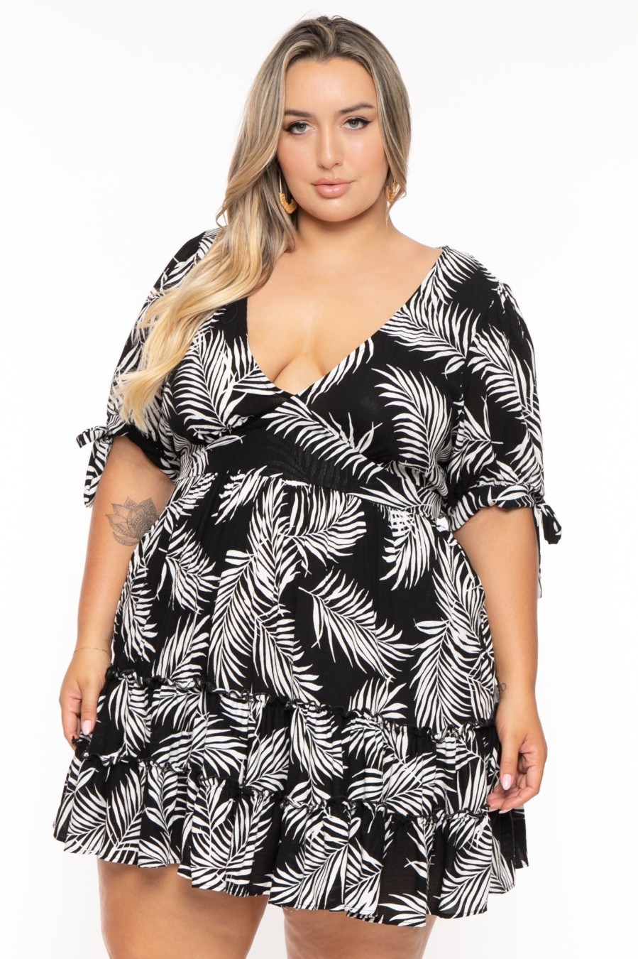 Little Black Styles Curvy Sense | Plus Size Isabel Tiered Ruffle Printed Dress Black